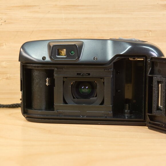 Vintage Minolta Sightseer Zoom 35 mm Point‑and‑Shoot Film Camera / Tested & Work - Picture 9 of 10